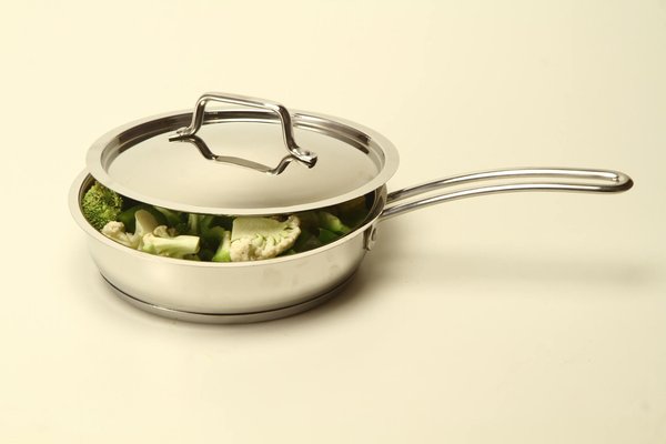 Découvrez comment préparer un gratin de chou-fleur léger et savoureux, sans crème ni fromage !