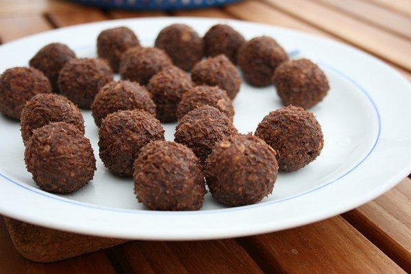 Boule énergétique datte : recette saine et naturelle pour booster votre journée